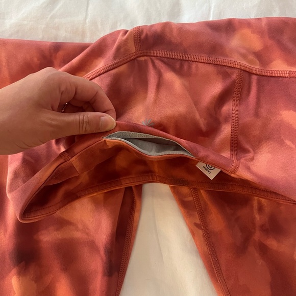 Athleta Matching Workout Set - Picture 6 of 6